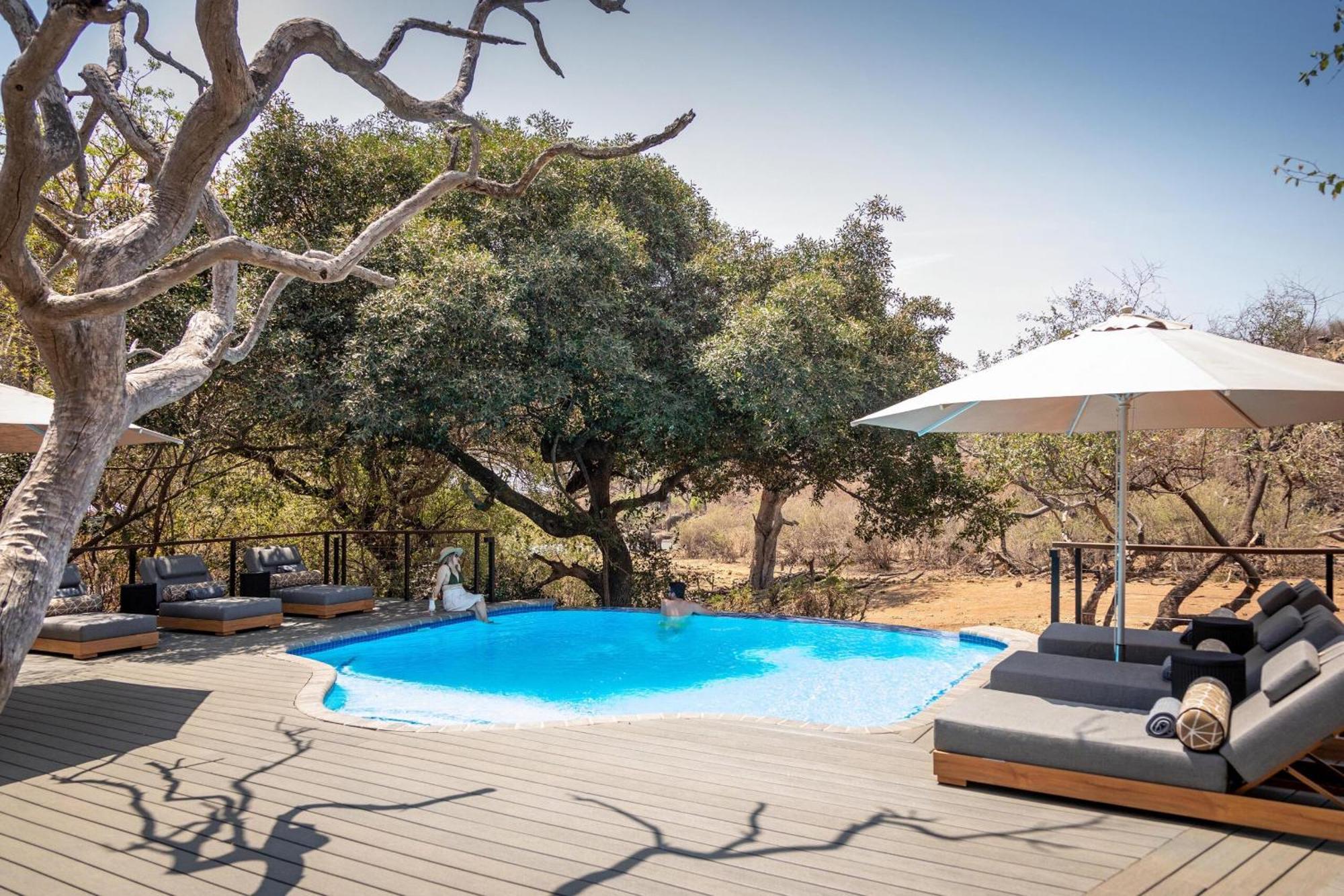 Tuningi Safari Lodge Reserva de Madikwe Exterior foto