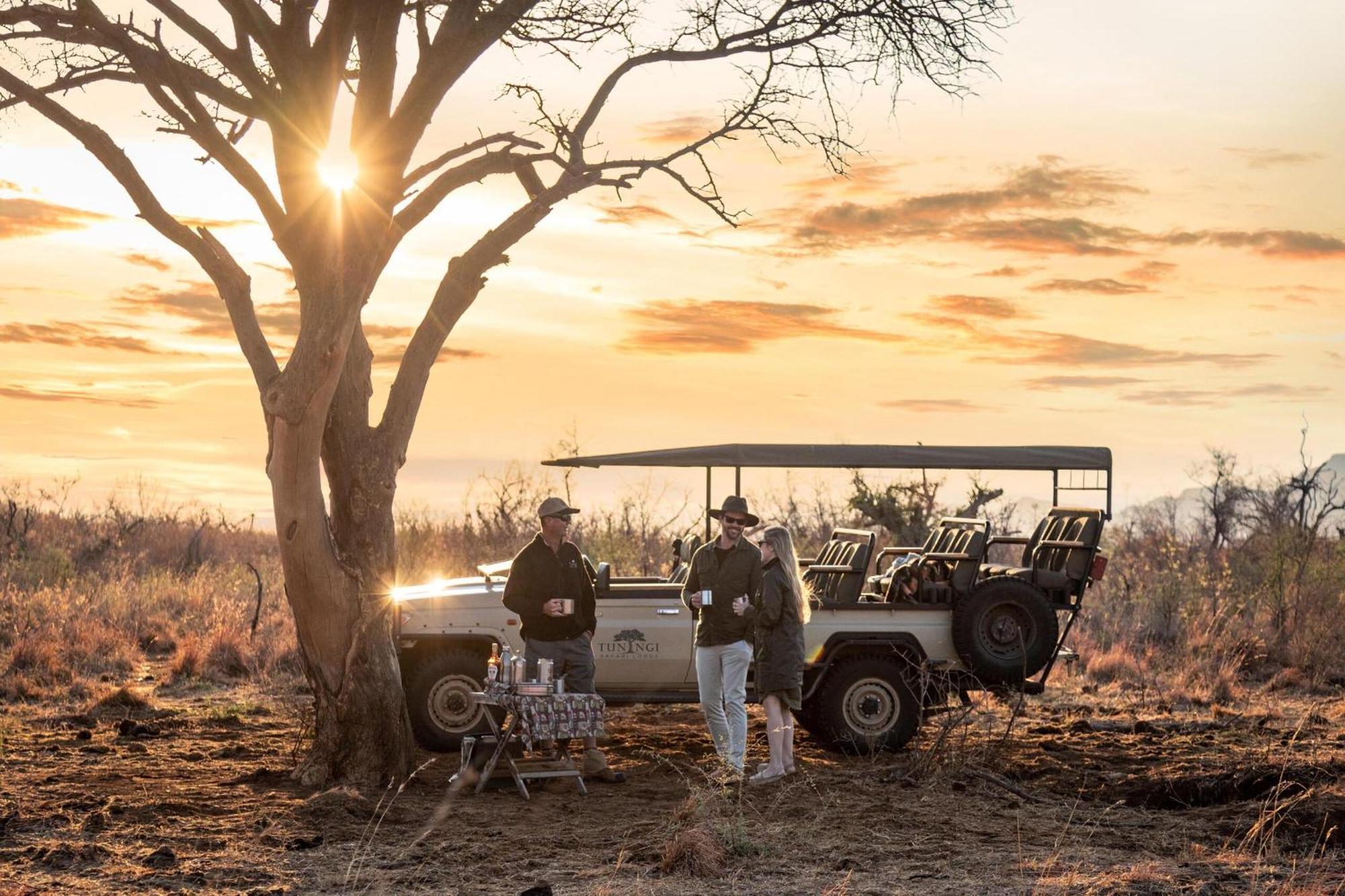 Tuningi Safari Lodge Reserva de Madikwe Exterior foto