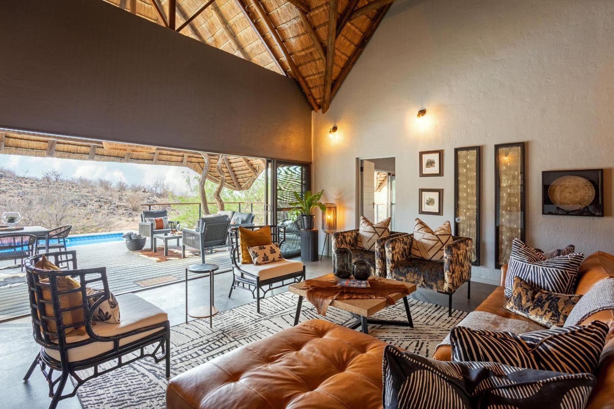 Tuningi Safari Lodge Reserva de Madikwe Exterior foto