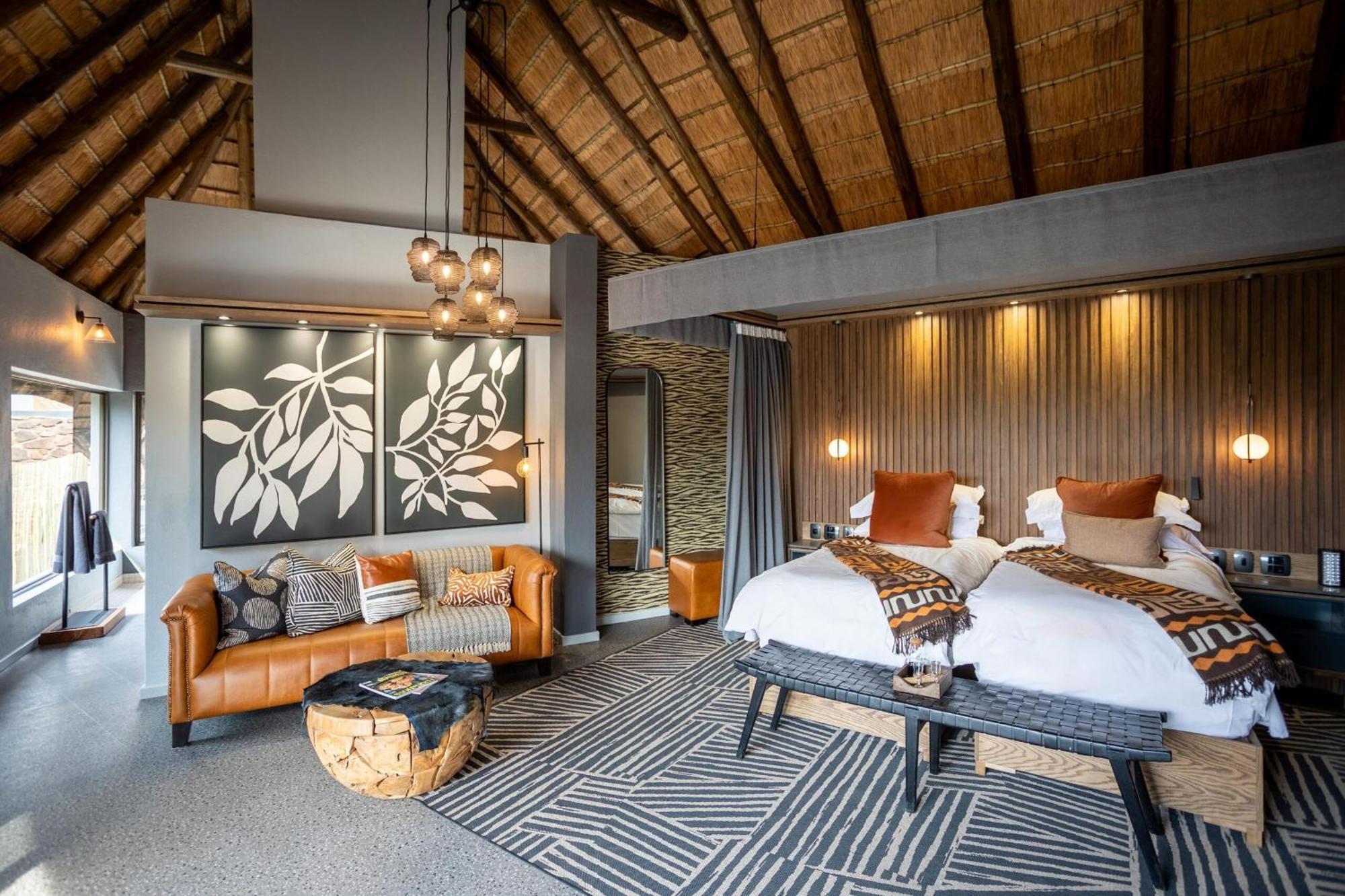 Tuningi Safari Lodge Reserva de Madikwe Exterior foto