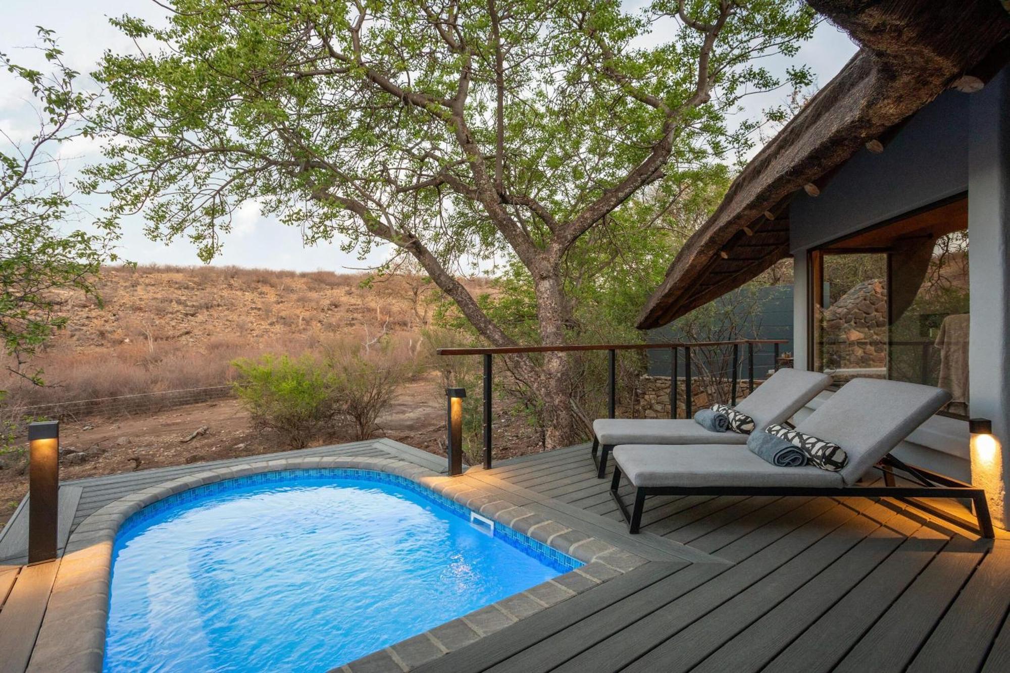 Tuningi Safari Lodge Reserva de Madikwe Exterior foto