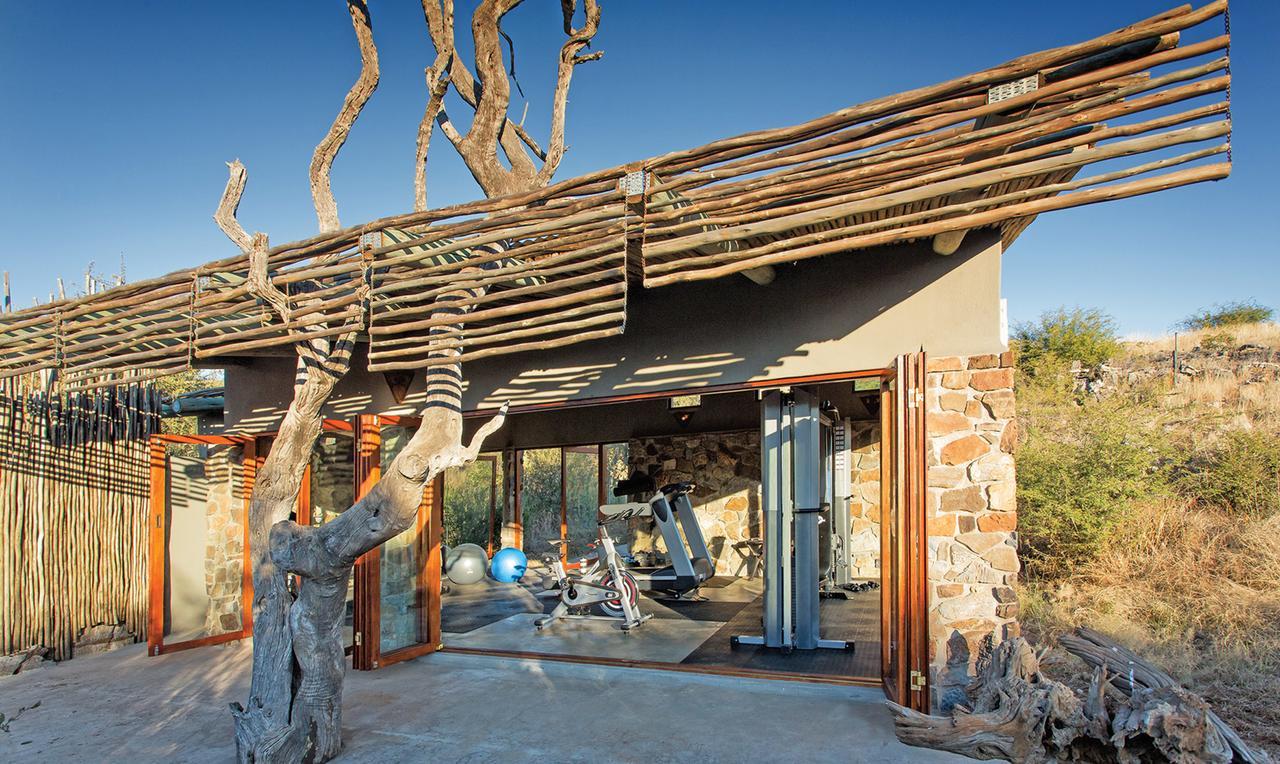 Tuningi Safari Lodge Reserva de Madikwe Exterior foto