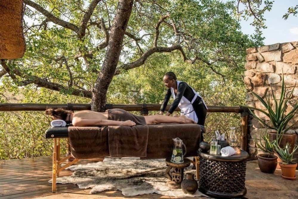 Tuningi Safari Lodge Reserva de Madikwe Exterior foto